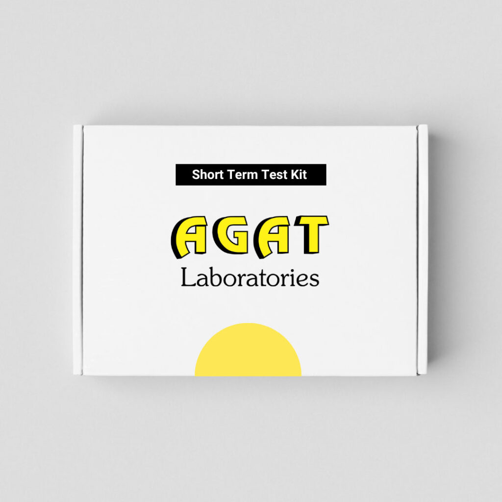 Kit de prueba a corto plazo de AGAT Laboratories, con el logotipo de la empresa y la etiqueta "Short Term Test Kit" (Kit de prueba a corto plazo) en el empaque.